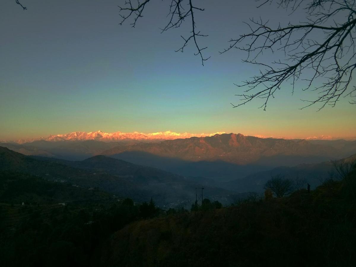 In Apple Estate Kanatal - Himalayan View Resort With Courteous Staff Exterior photo